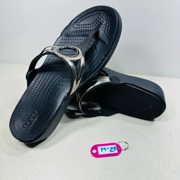 Crocs Retired -Sanrah Beveled Circle Slide Sandal Women's Size 7 Black - Picture 1 of 7
